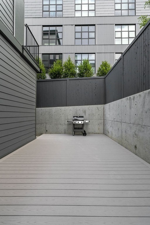 610 Rutherford Ave, Charlestown