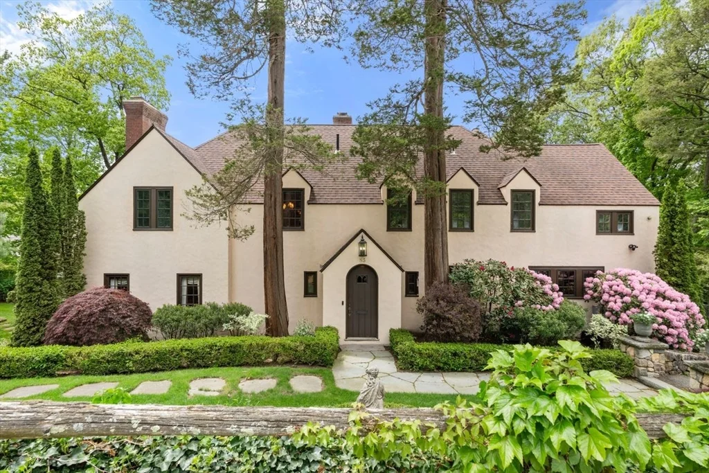 85 Gate House Rd, Chestnut Hill
