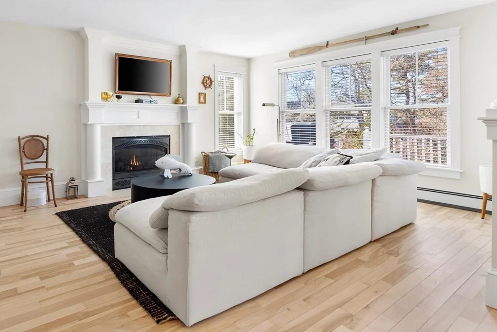 110 Clamshell Cove Rd, Cotuit