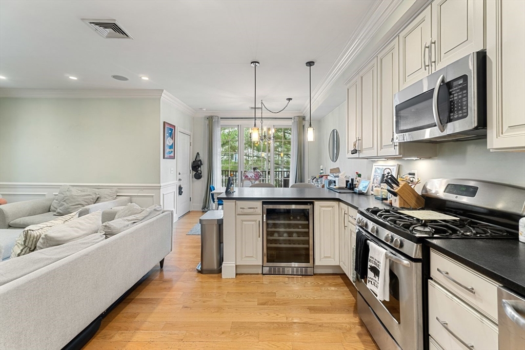 192 W 6th St, South Boston