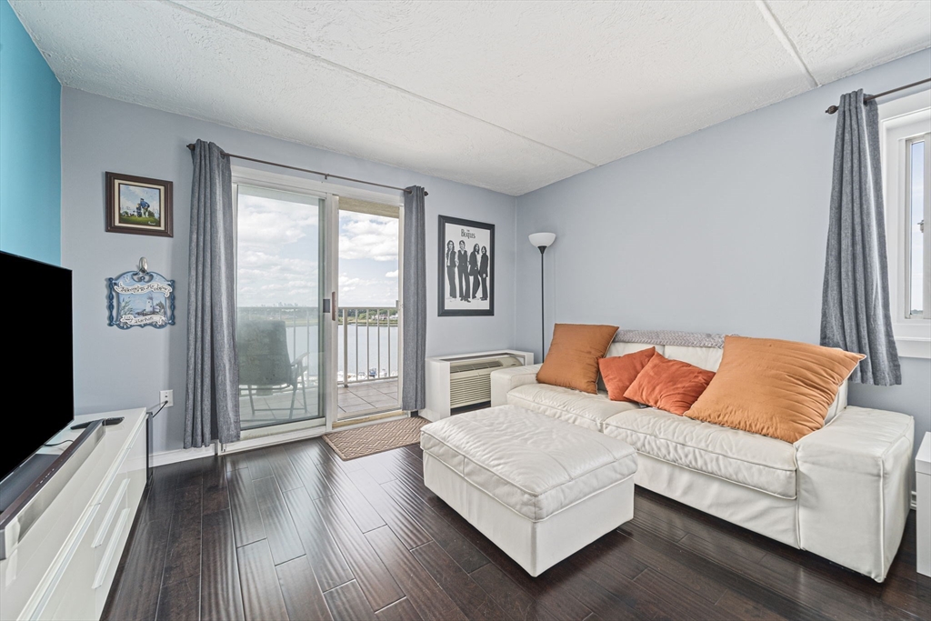 200 Cove Way, Quincy Point