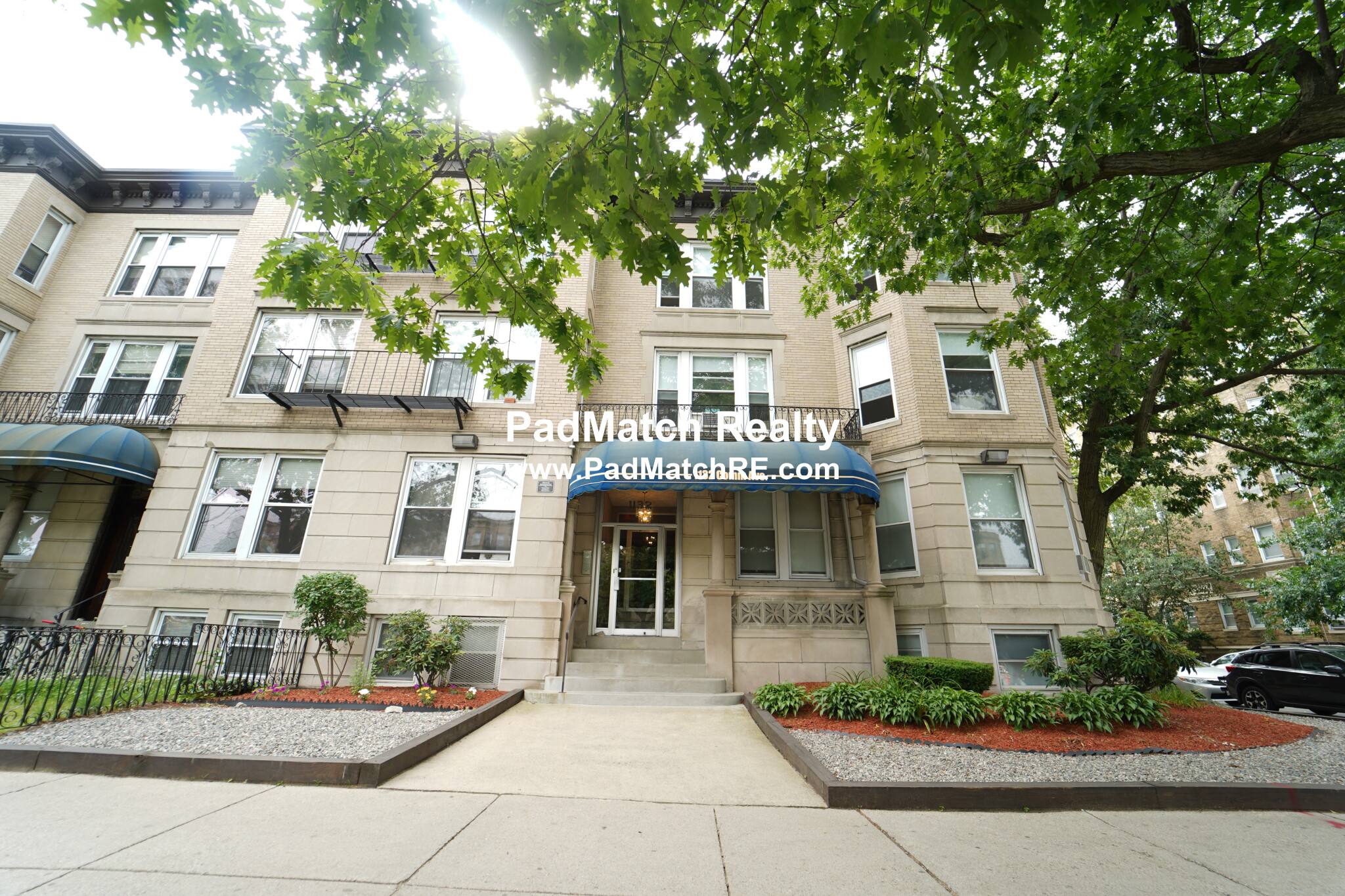 1132 Commonwealth Ave, North Brookline