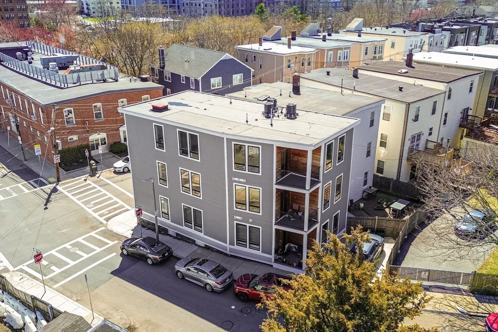 17 Chestnut Ave, Jamaica Plain