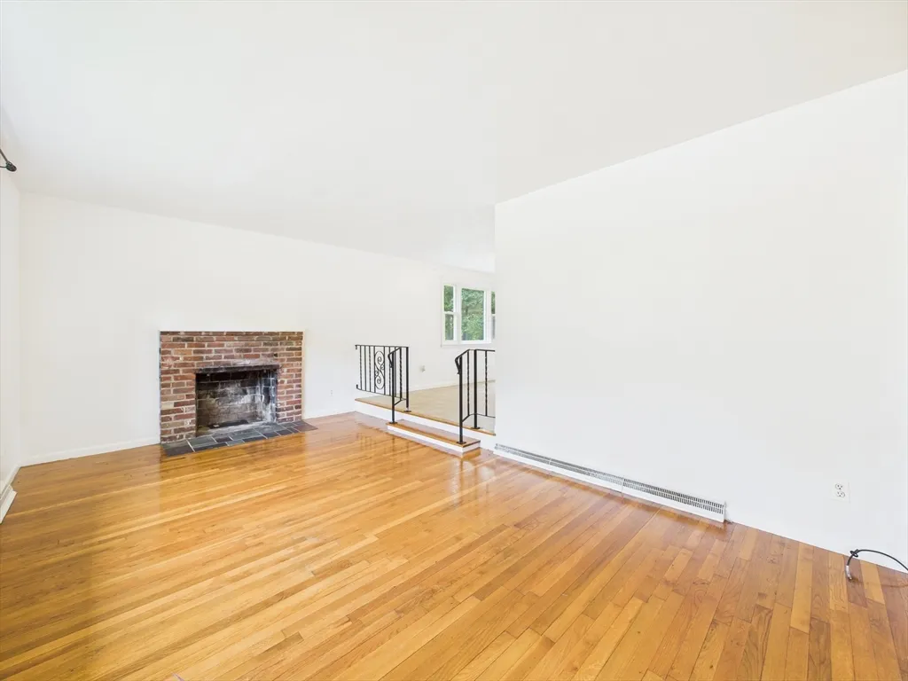 91 Old Post Rd, Sharon