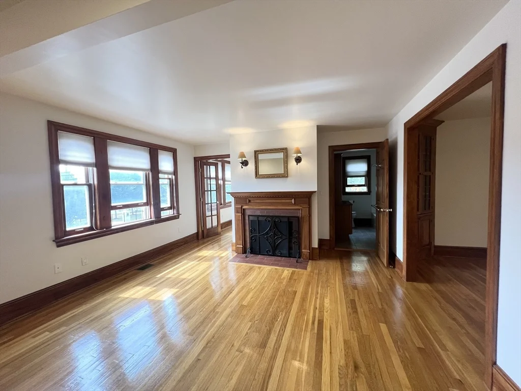 584 Humphrey St, Swampscott