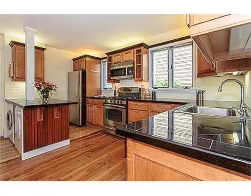 67 Fairfax St, West Somerville