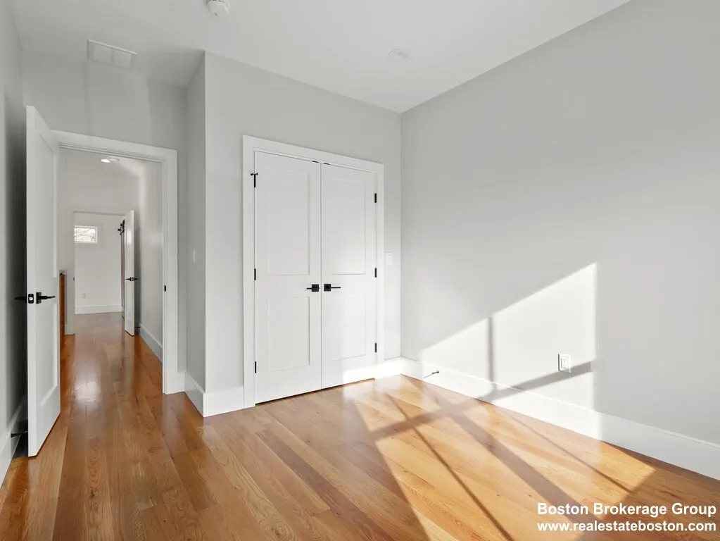 7 Sharon Ave, Auburndale