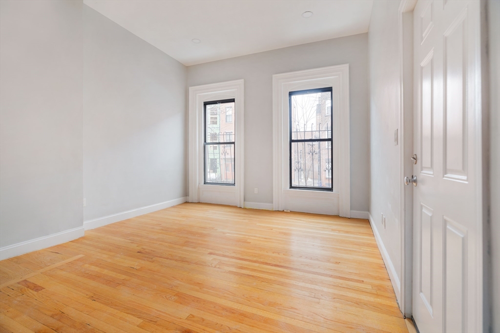 11 East Springfield, South End