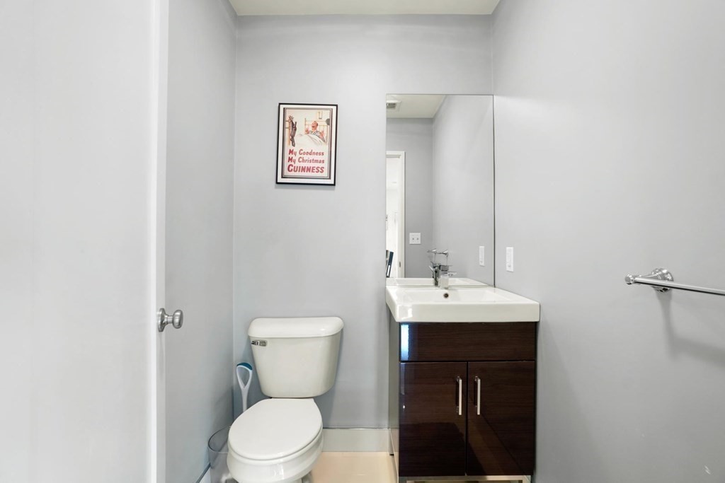 345 D St, South Boston