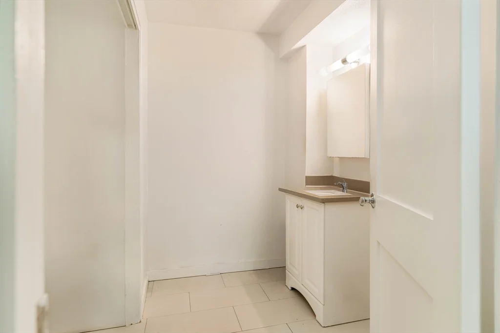 5 N Margin St, North End