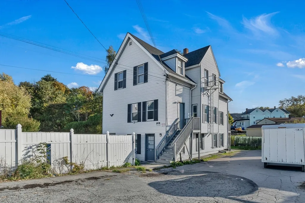 13-R Plain St, Taunton