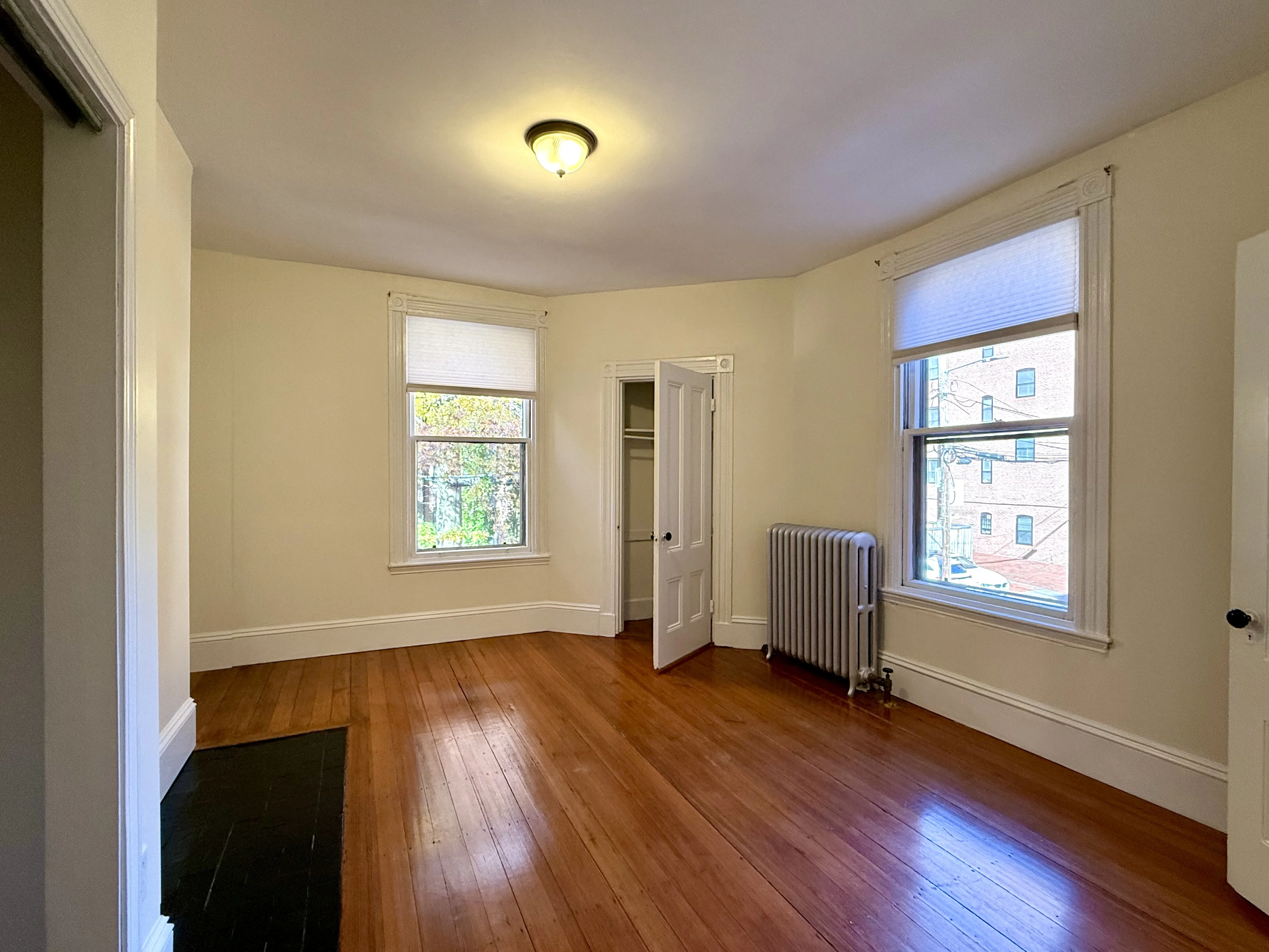 293 Newbury St, Back Bay