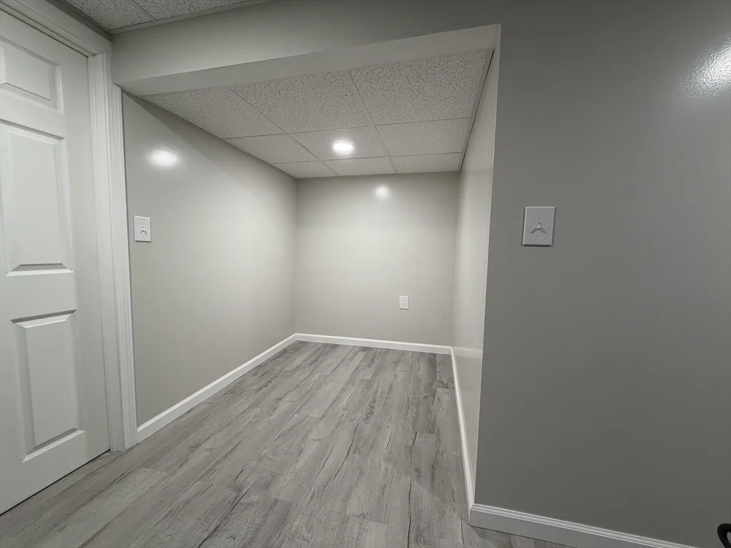 320-322 Wood St, New Bedford