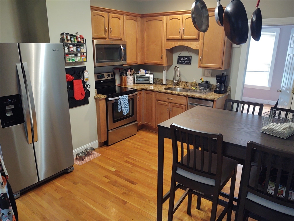 20 Fay Ct, Marlborough