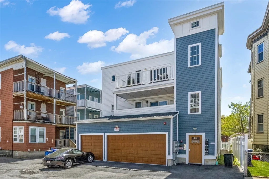 8 W Bellflower St, Dorchester