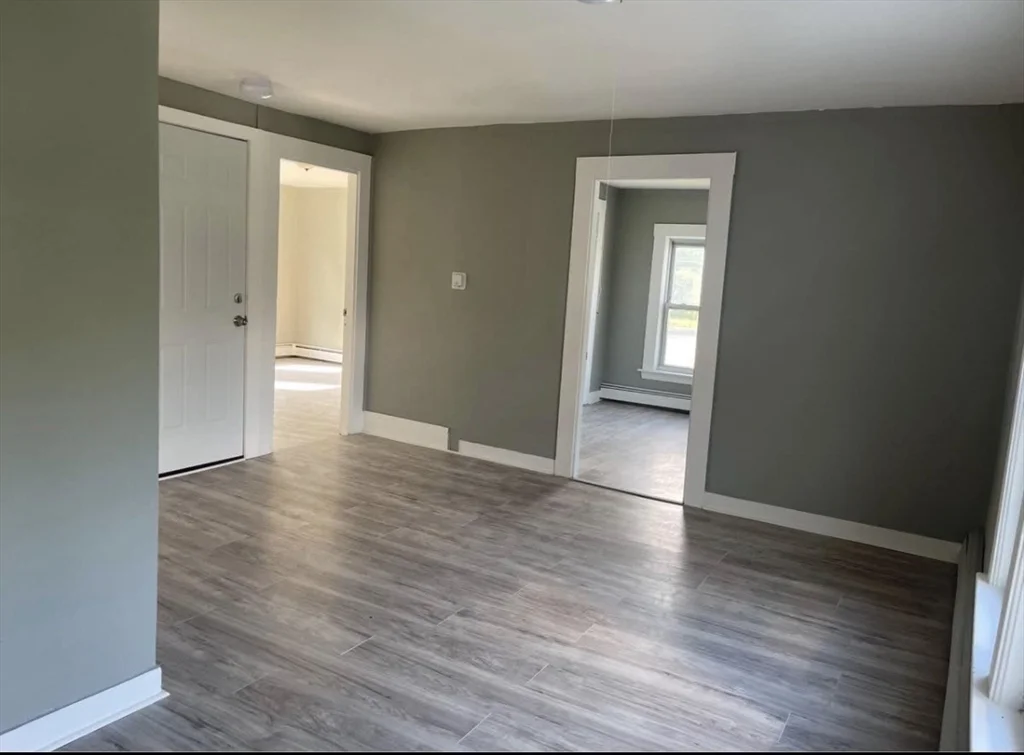 93 Spruce St, Winchendon