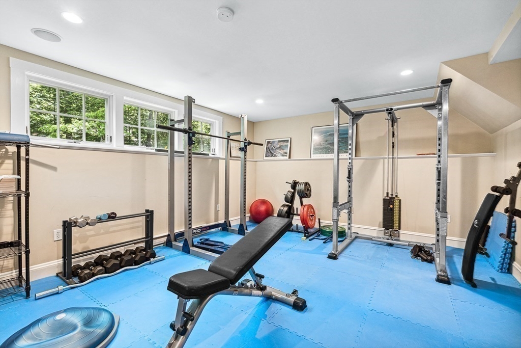 37 Tennyson Rd, Wellesley