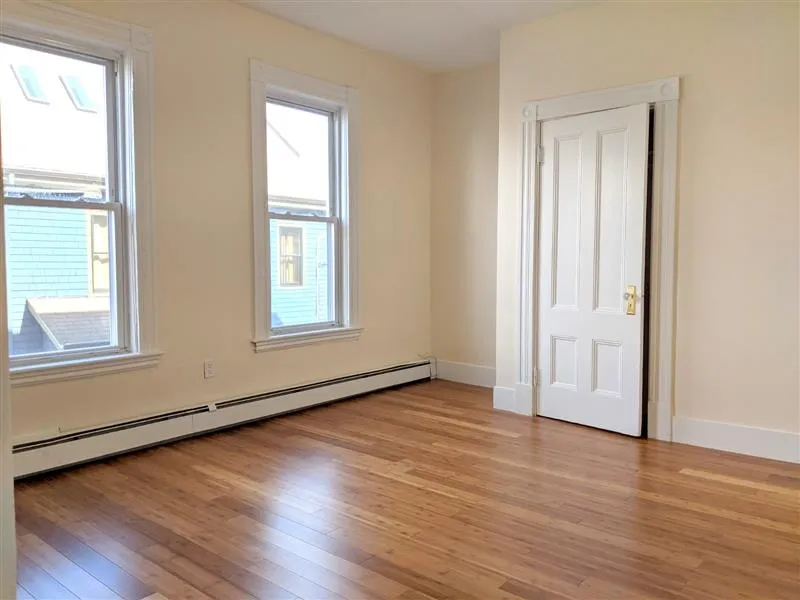 21 Thorndike St, Davis Square