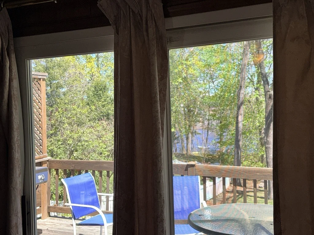 28 Robinhood Rd, Natick