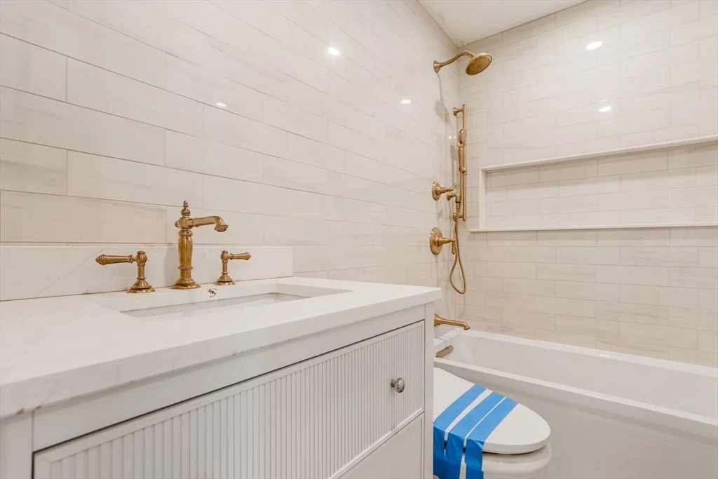 1396 Beacon St, Coolidge Corner