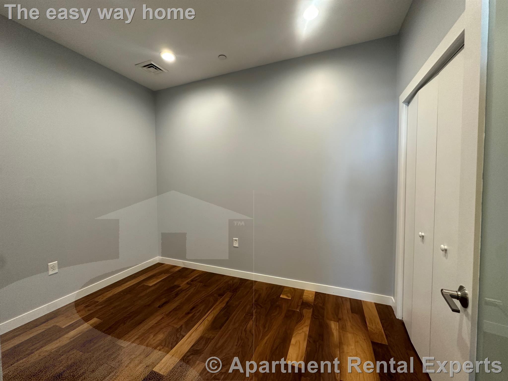 45 1st Ave, Charlestown