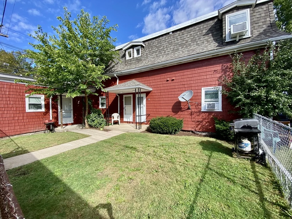 68 Readville, Hyde Park