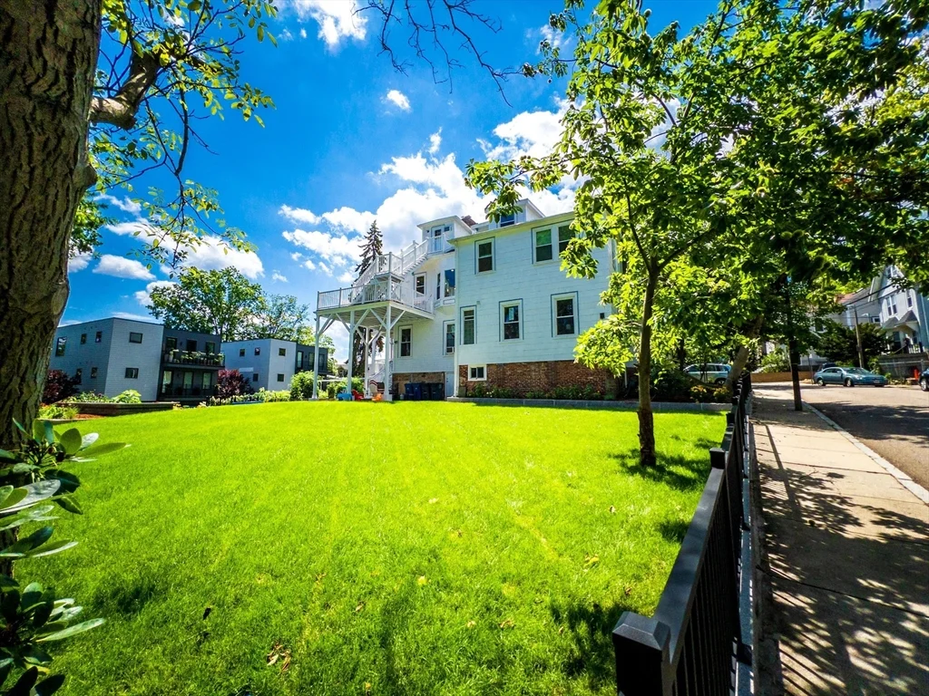 100 Chestnut Ave, Jamaica Plain