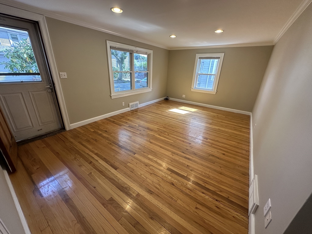 23 Safford St, Quincy