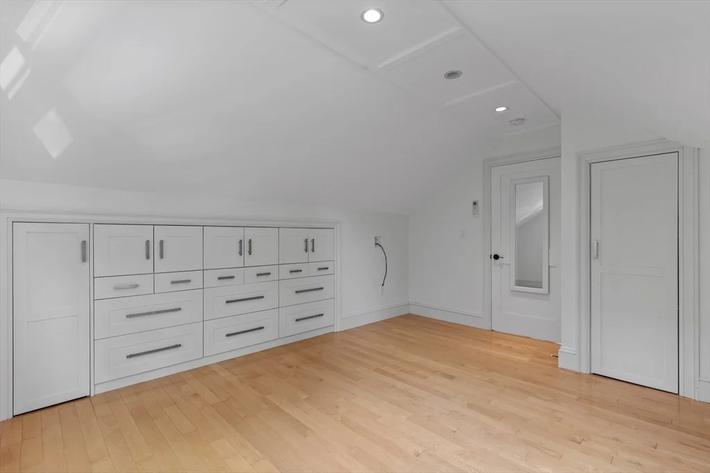 256 W 3rd St, South Boston