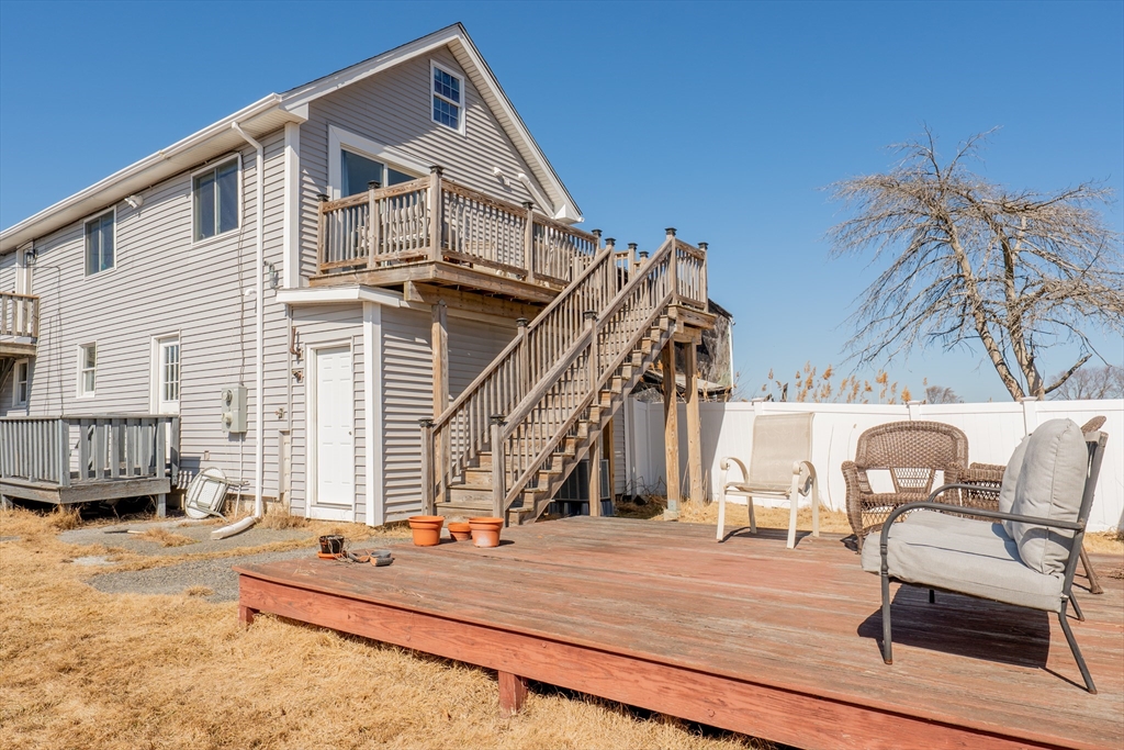 19 Loring Rd, Revere