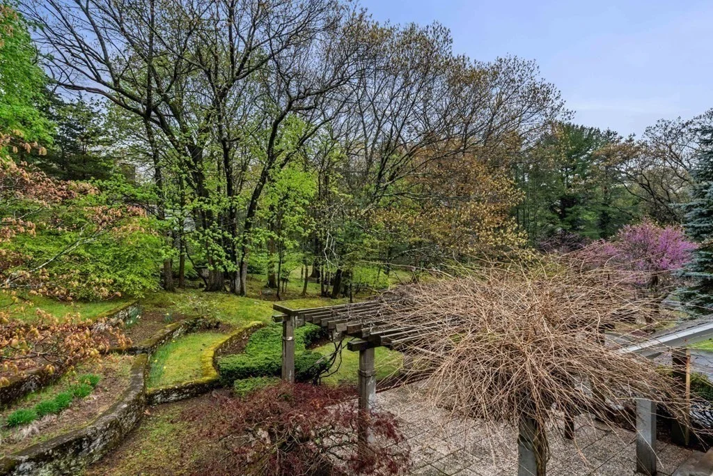 12 Summit Rd, Lexington