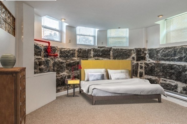 915 Beacon St, Fenway