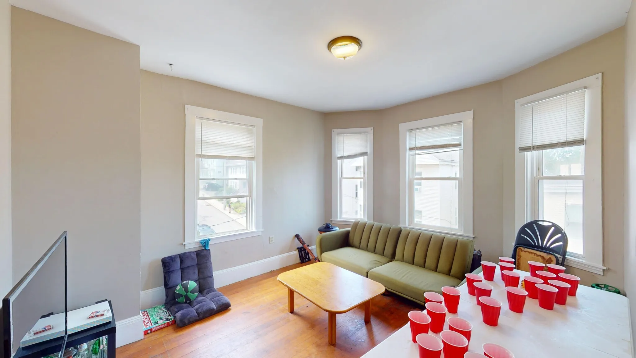 8 Sunset St, Mission Hill