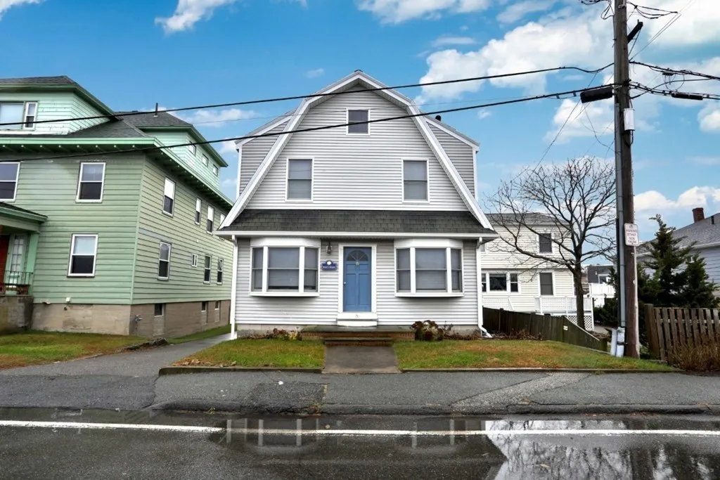 8 Castle Rd, Nahant