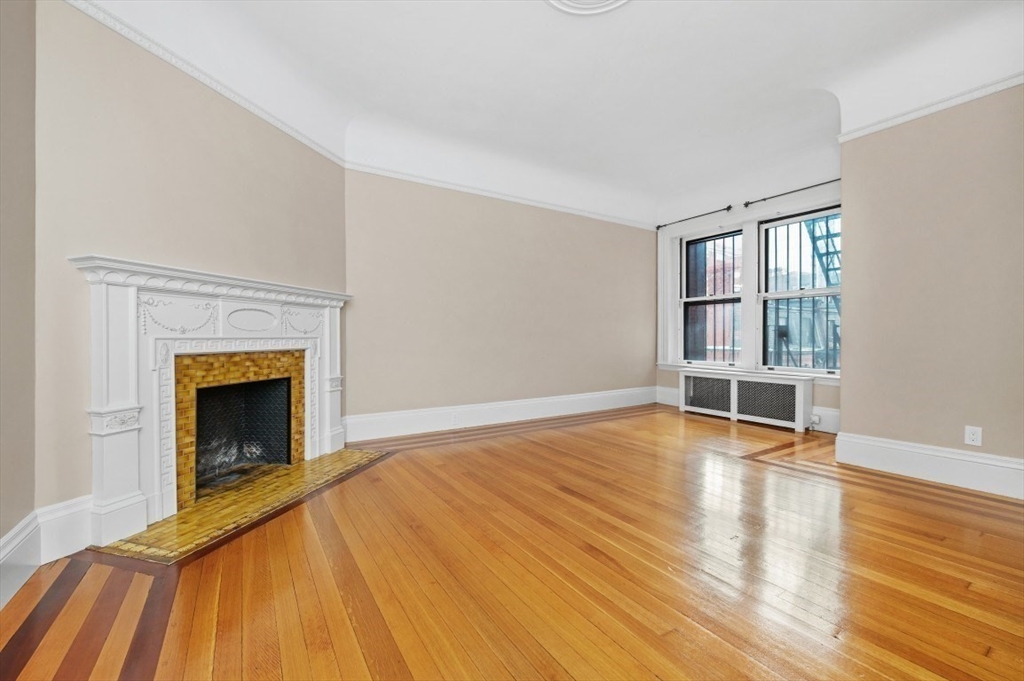 290 Commonwealth Ave, Back Bay