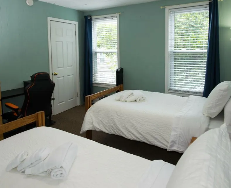 42 Everett St, East Boston