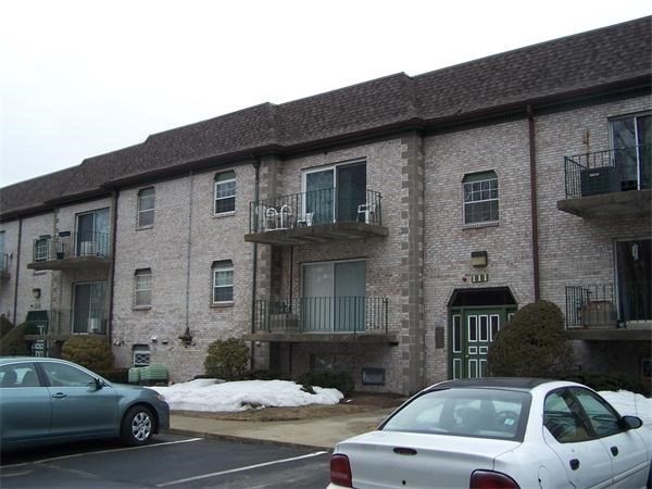 102 Oak Ln, Brockton