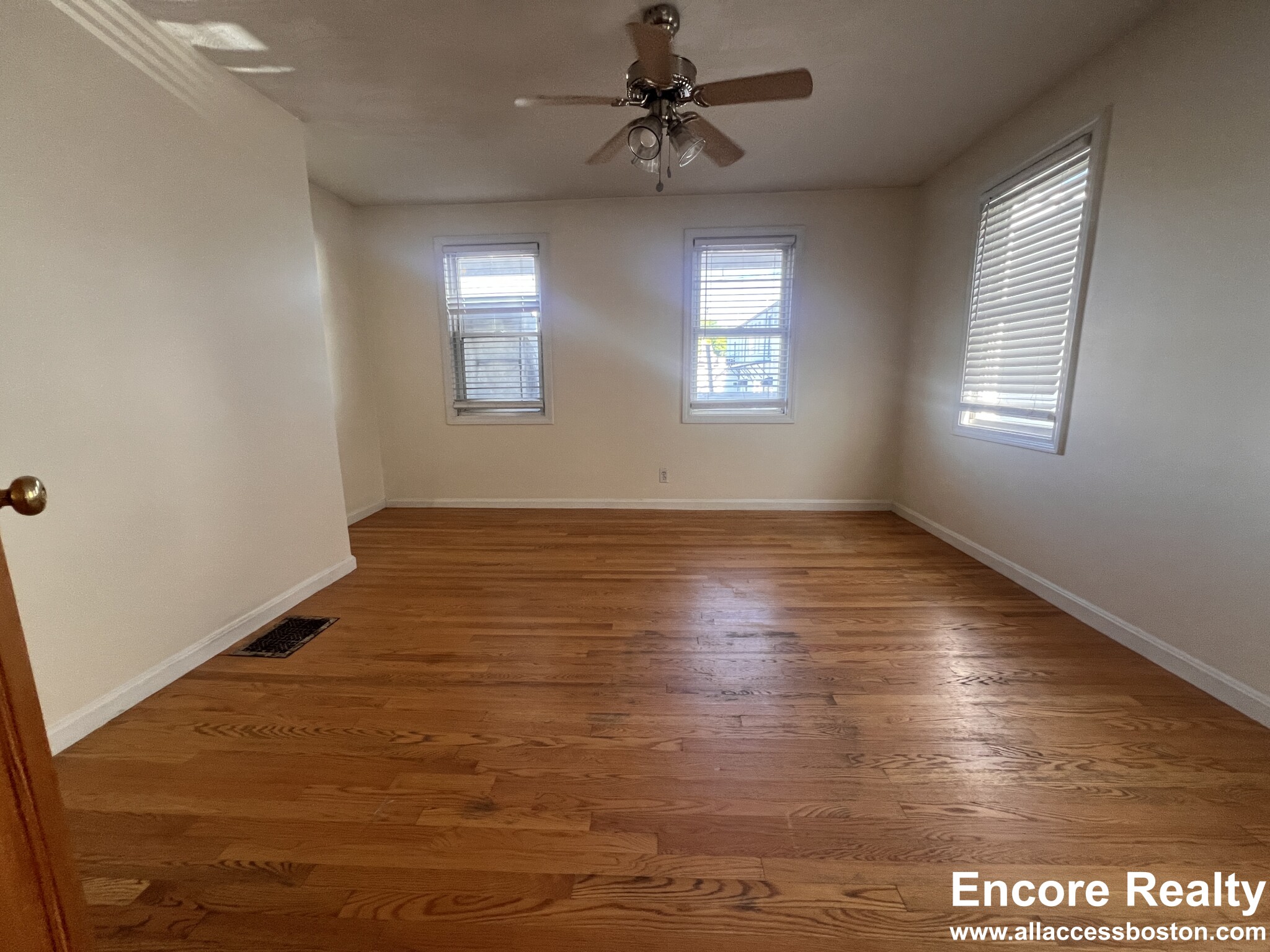 8 Alberta Ter, North Cambridge