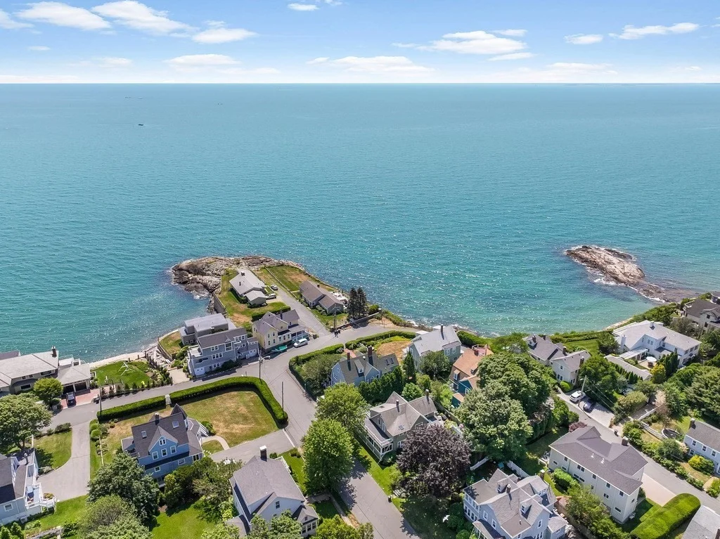 4 Spray Ave, Marblehead