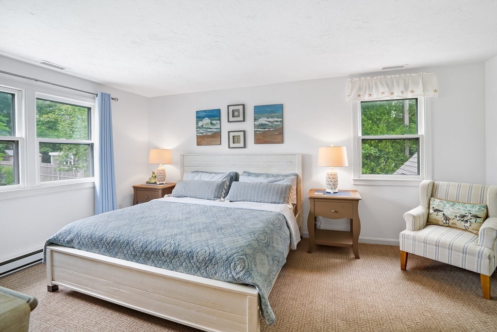 155 Skiff Ave, Tisbury