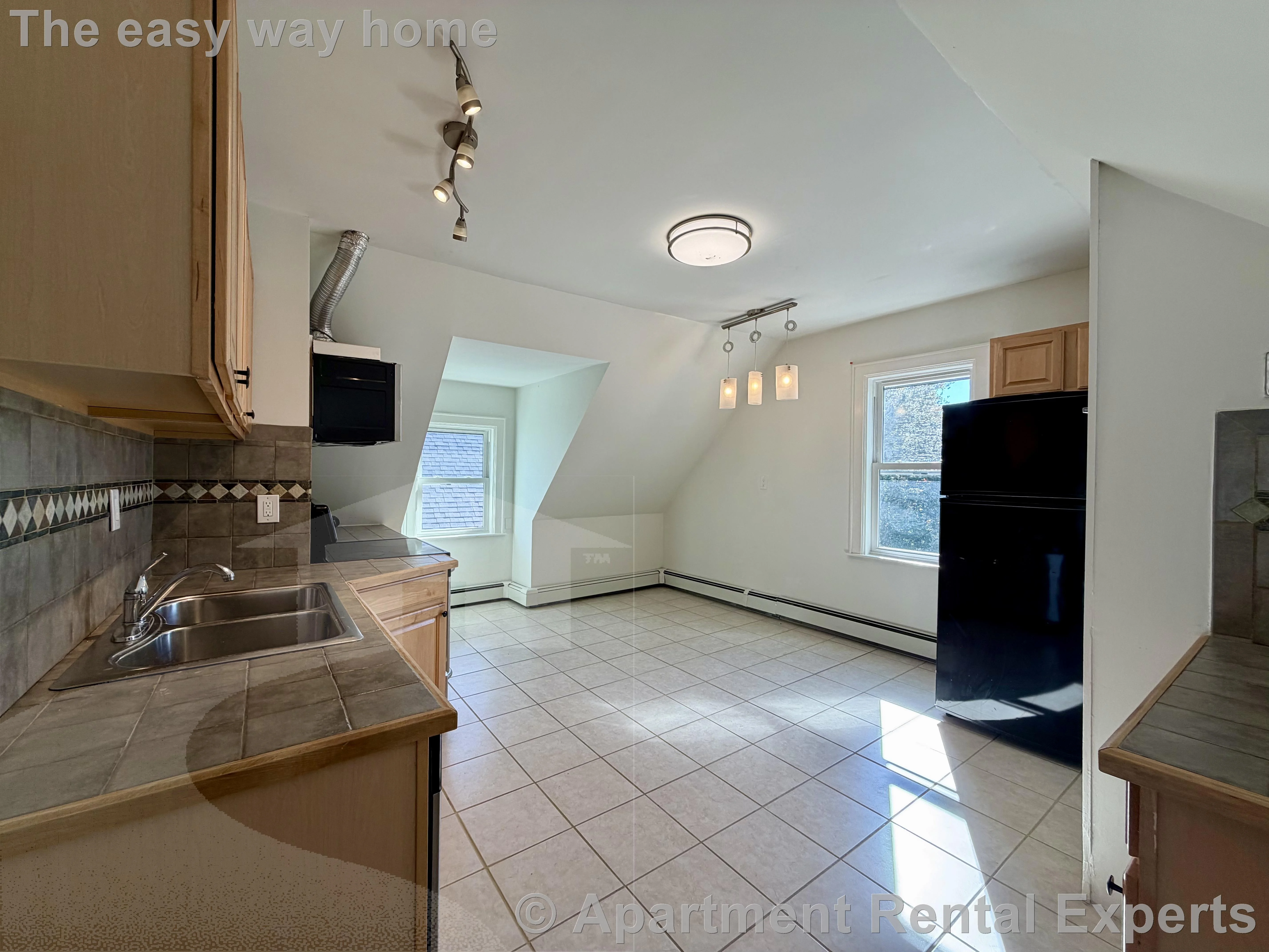 8 Marbury Terr, Jamaica Plain