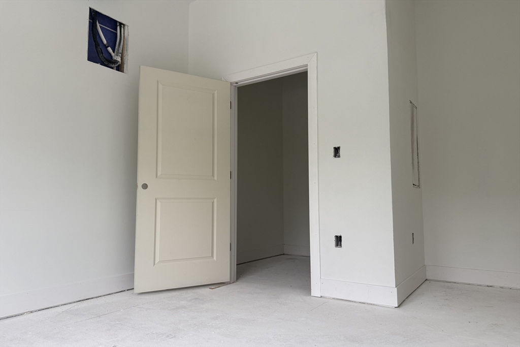 251 Sladen St, Dracut