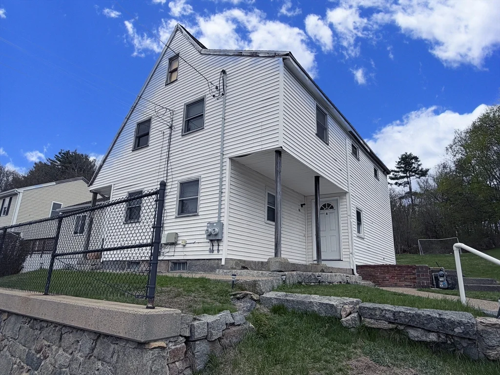 79 N Main St, North Bellingham