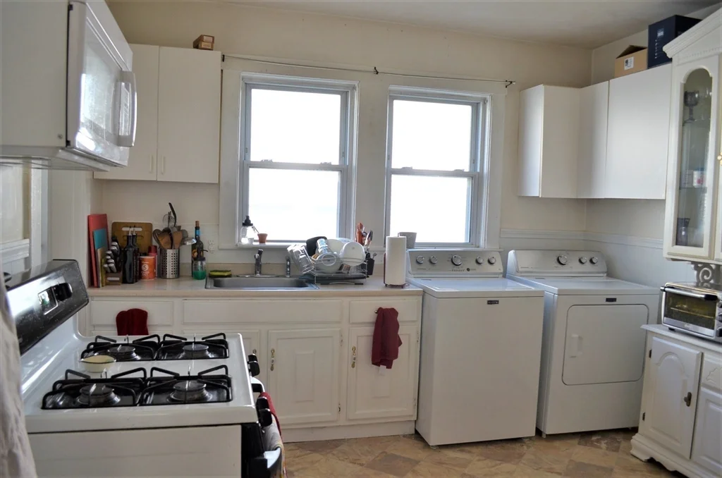 32 Gourley Rd, Tufts University