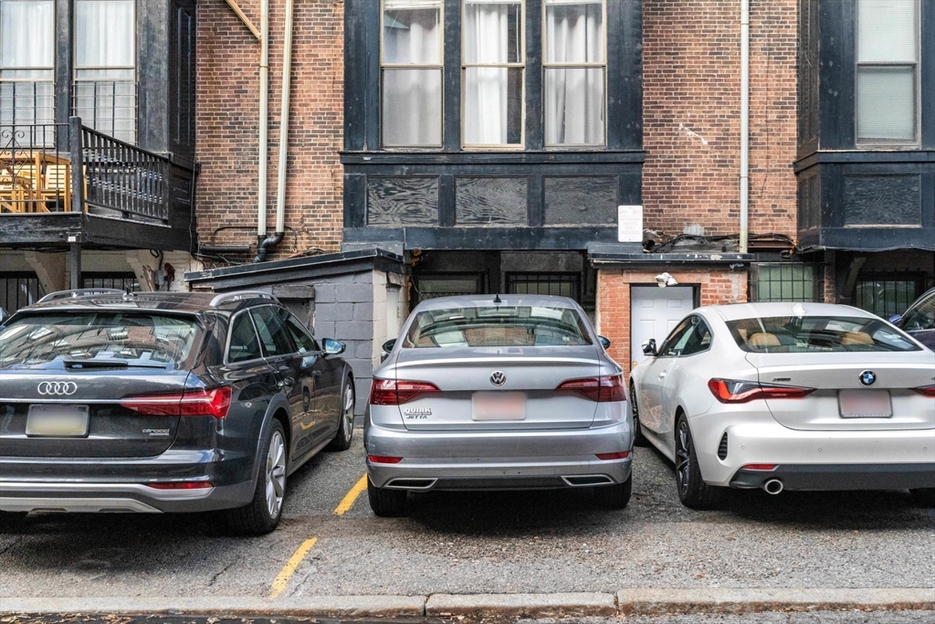 285 Clarendon St, Back Bay