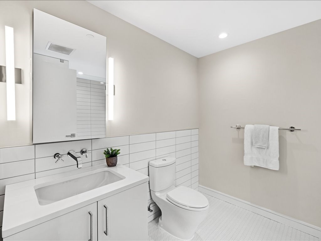 110 Broad St, Waterfront