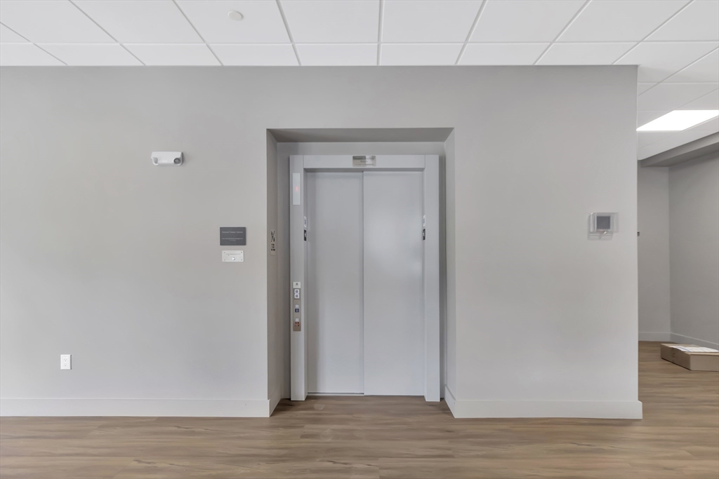 1000 Washington St, Dedham