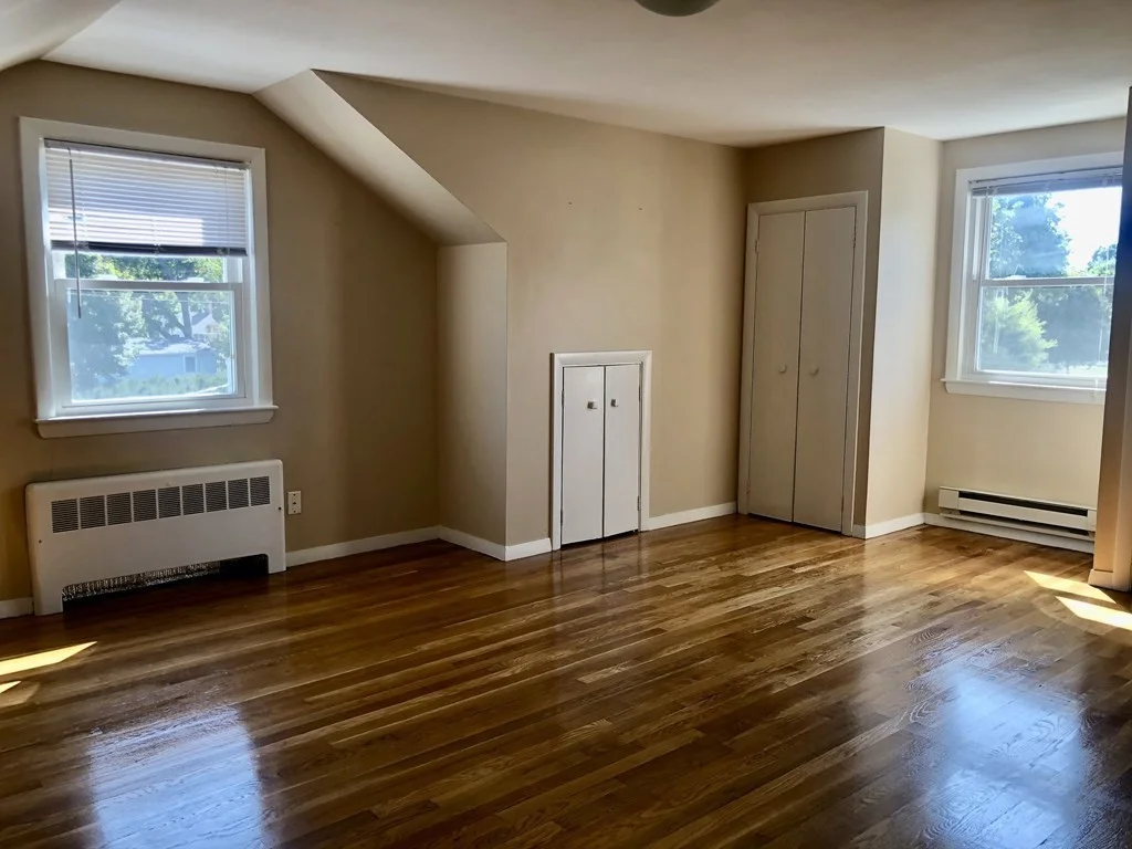 17 Hatfield Rd, West Newton