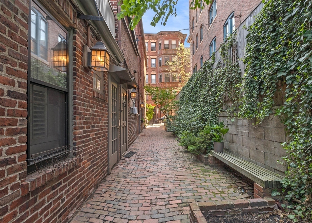 36 Joy St, Beacon Hill