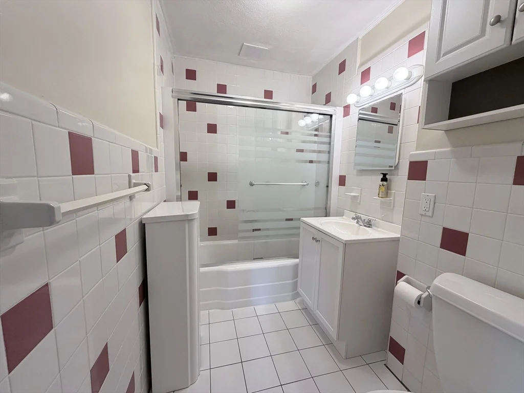 861 Fellsway, Medford